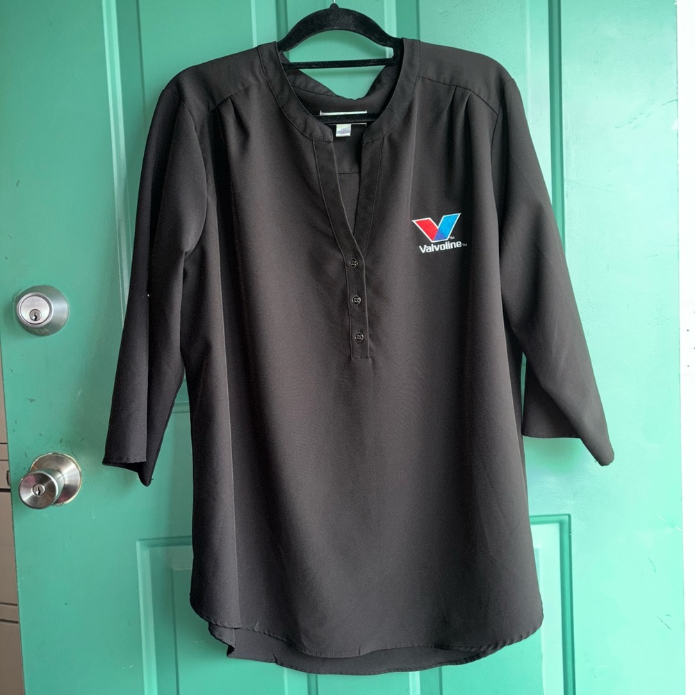 Lilac Bloom 2x Valvoline Black Button-Up Shirt